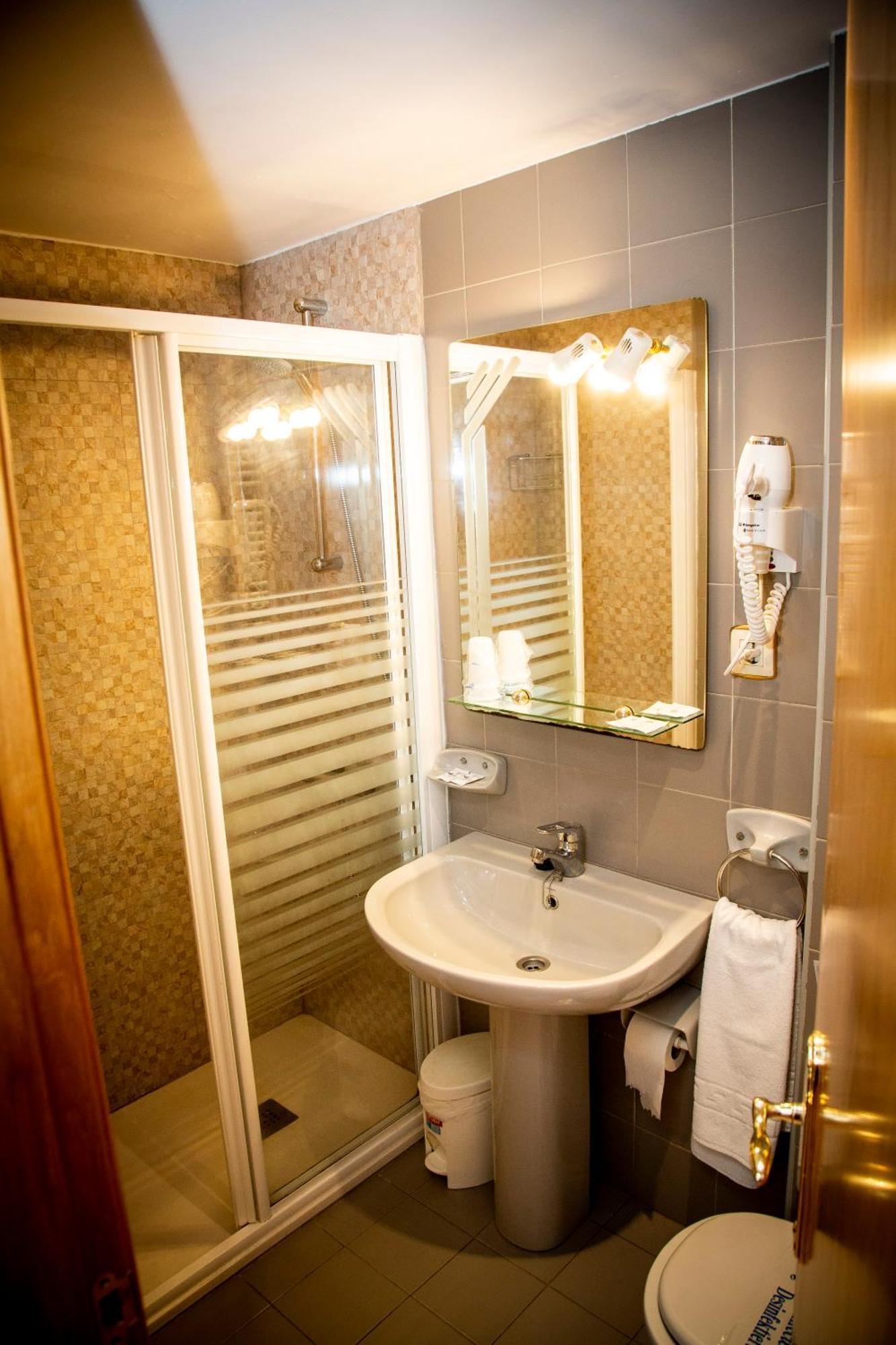 Hotel Isabel - Suarez Inclan 38 Cudillero Habitación foto